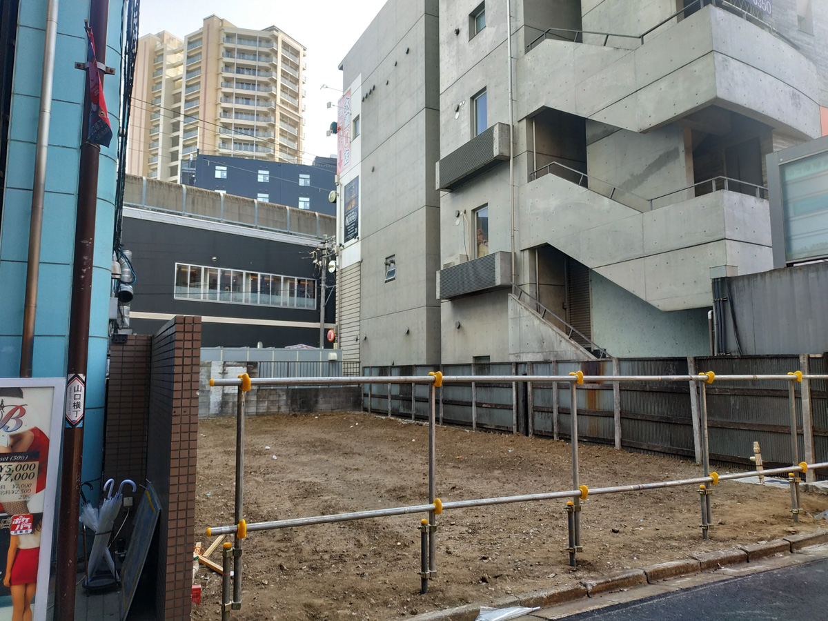 船橋駅南口近くの 鉄板居酒屋かん太 と サムギョプサルまんてん食堂 があった建物が解体され更地に 船橋つうしん 船橋市の雑談ネタブログ