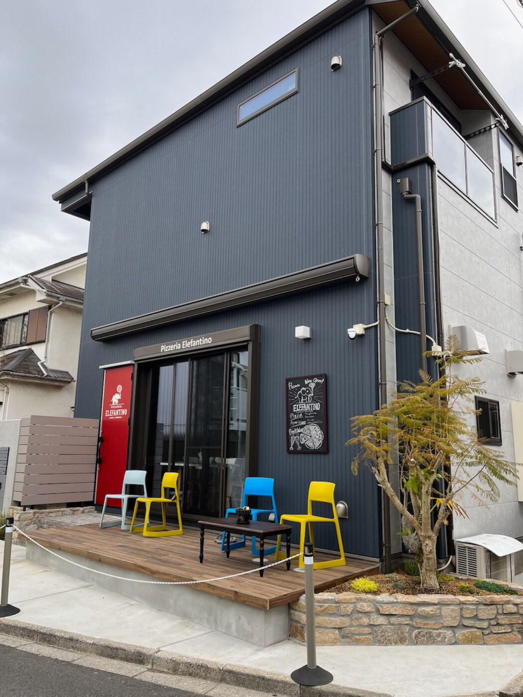 海神2丁目の住宅街に突如現れたナポリピザの新名所「Pizzeria